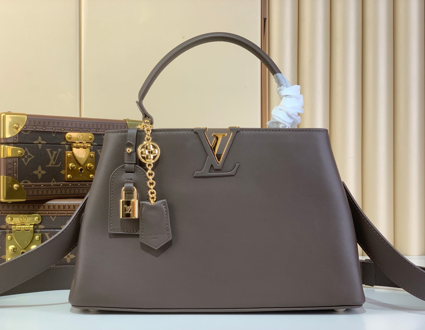 Louis Vuitton Capucines MM Souple