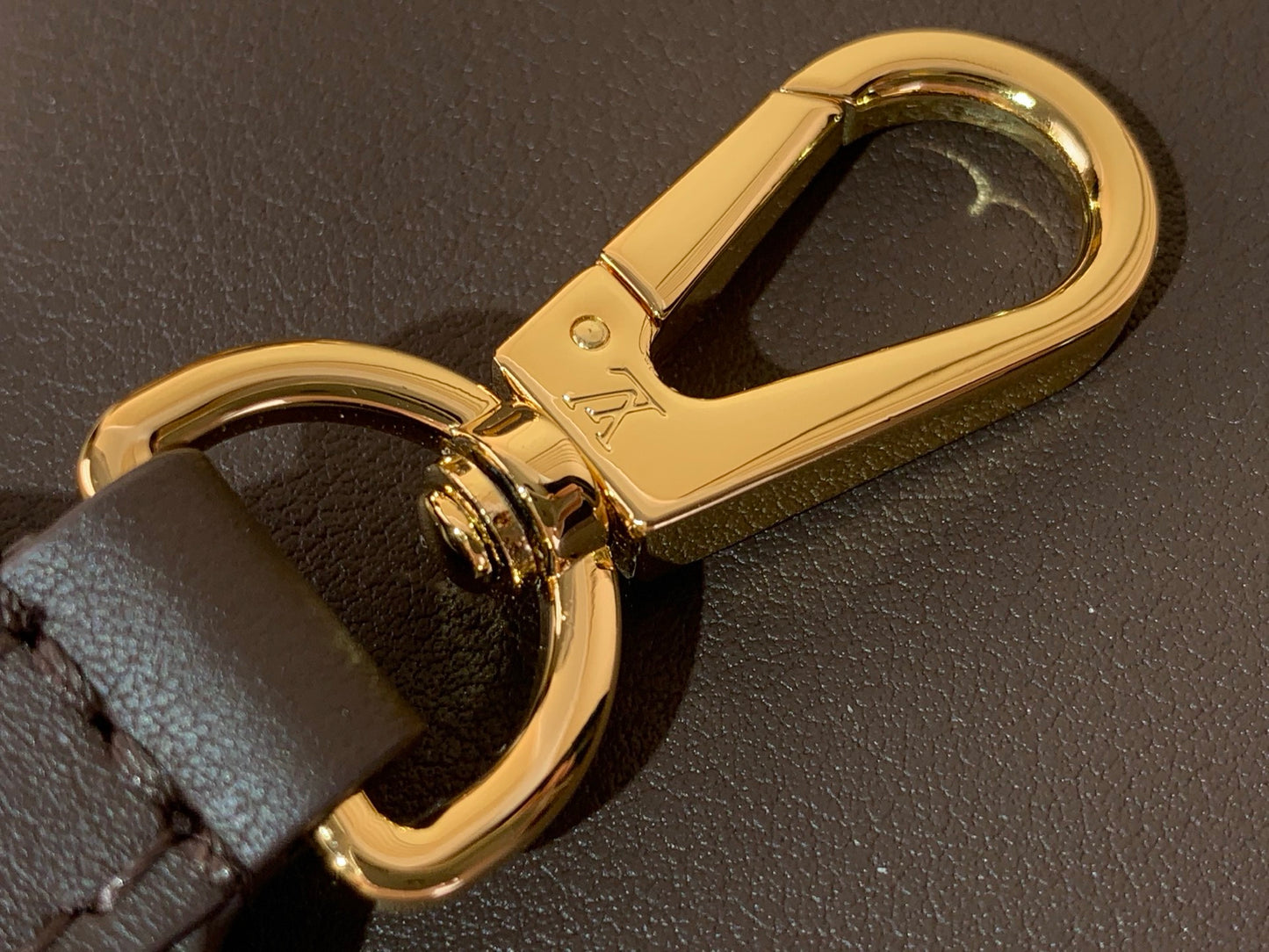 Louis Vuitton Capucines MM Souple