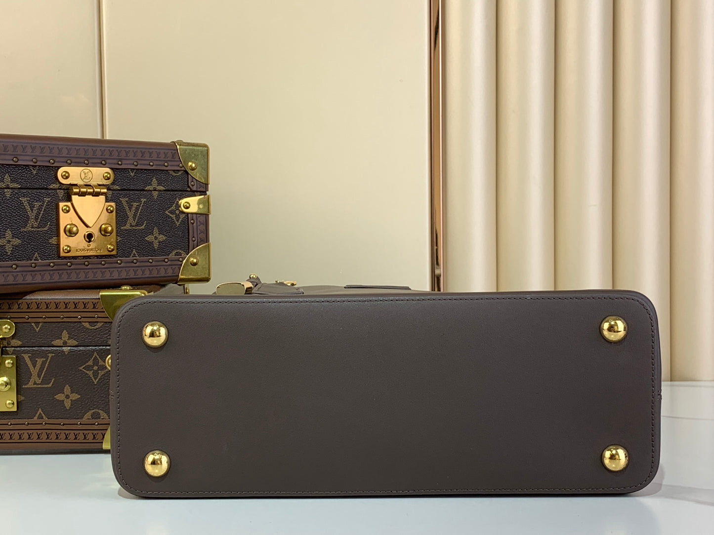 Louis Vuitton Capucines MM Souple