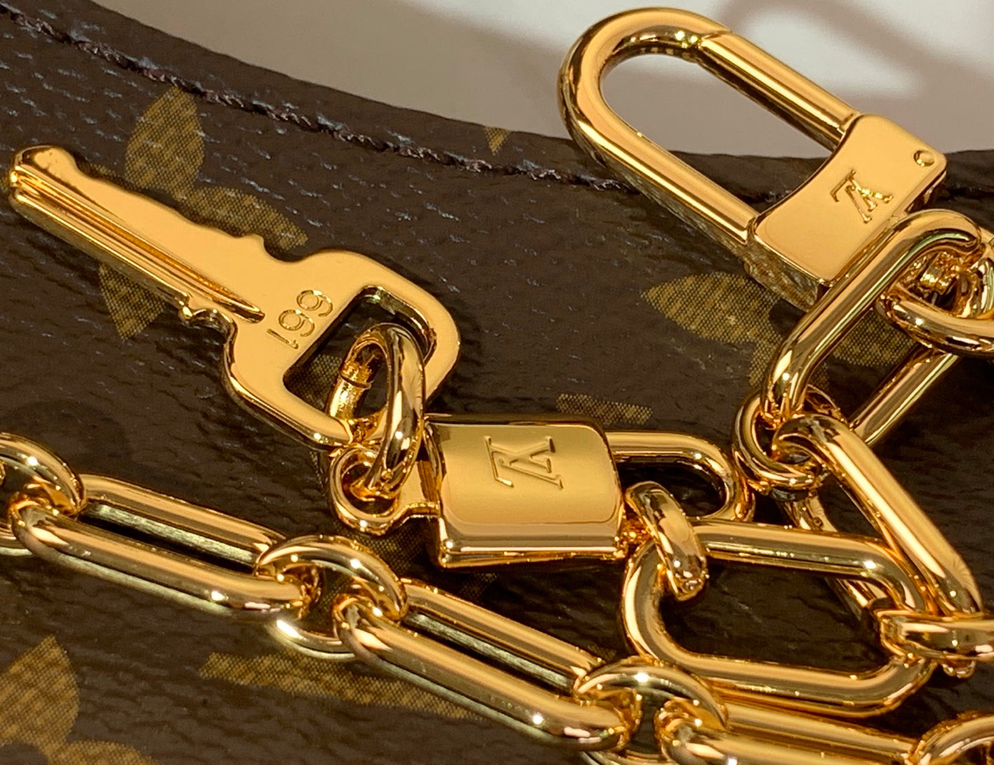 Louis Vuitton Catchy PM