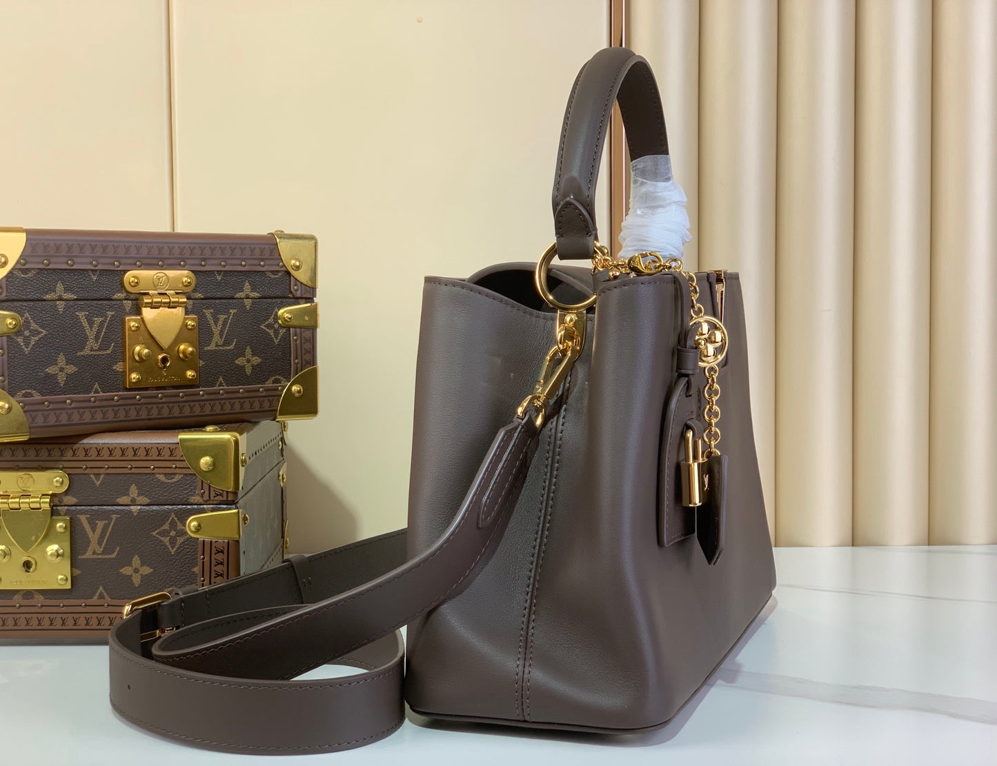Louis Vuitton Capucines MM Souple