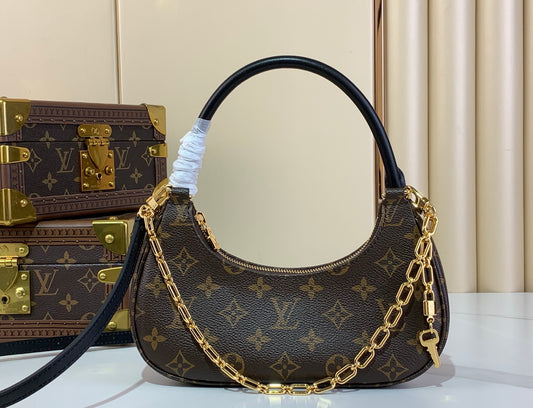 Louis Vuitton Catchy PM